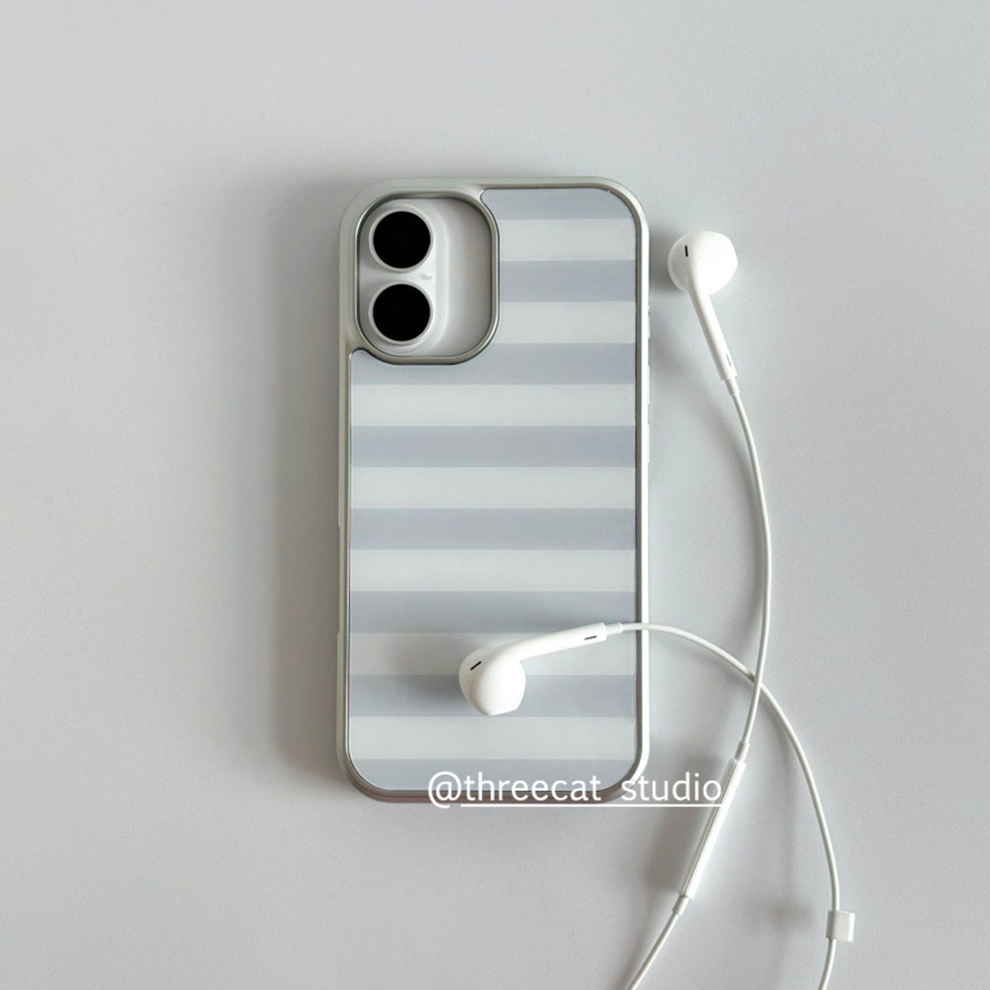 グレーのストライプ柄iPhoneケース iPhone 17A - Phone Cases Xr Iphone のレビューと価格